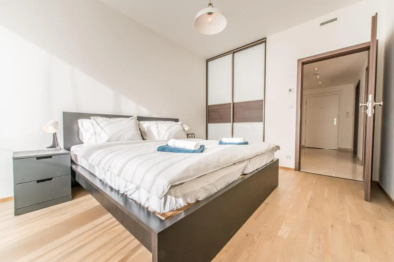 Mozart Central Apartments With Garage Praga